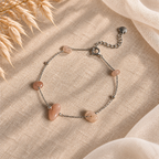 Zilverkleurige armband Dune met roze maansteen op linnen