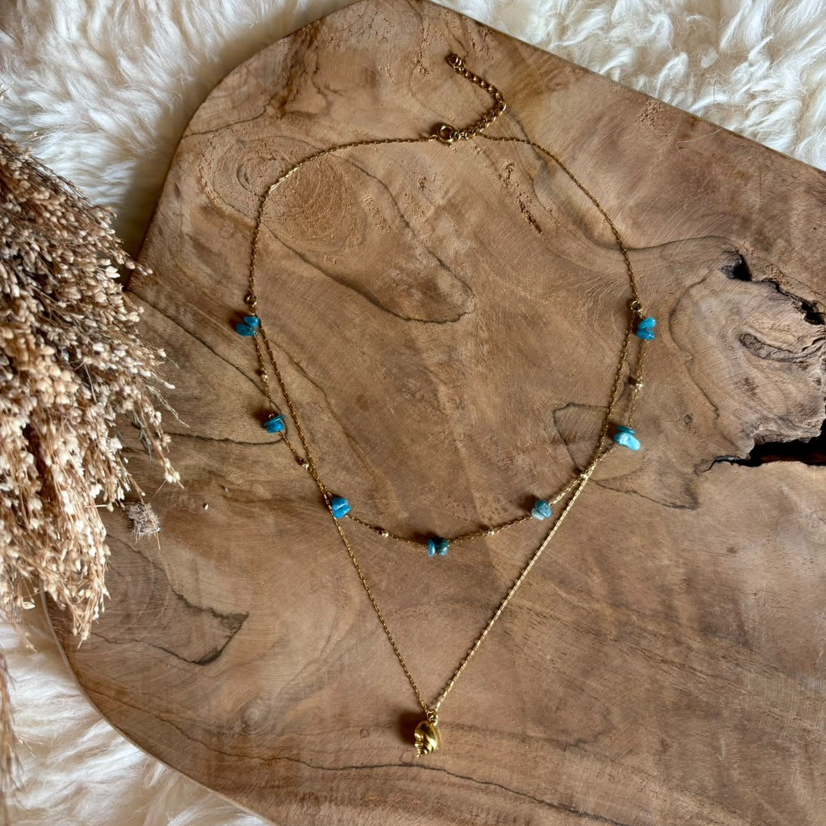 Detailfoto van Layered ketting Stella | Goud van Solaire Jewelry