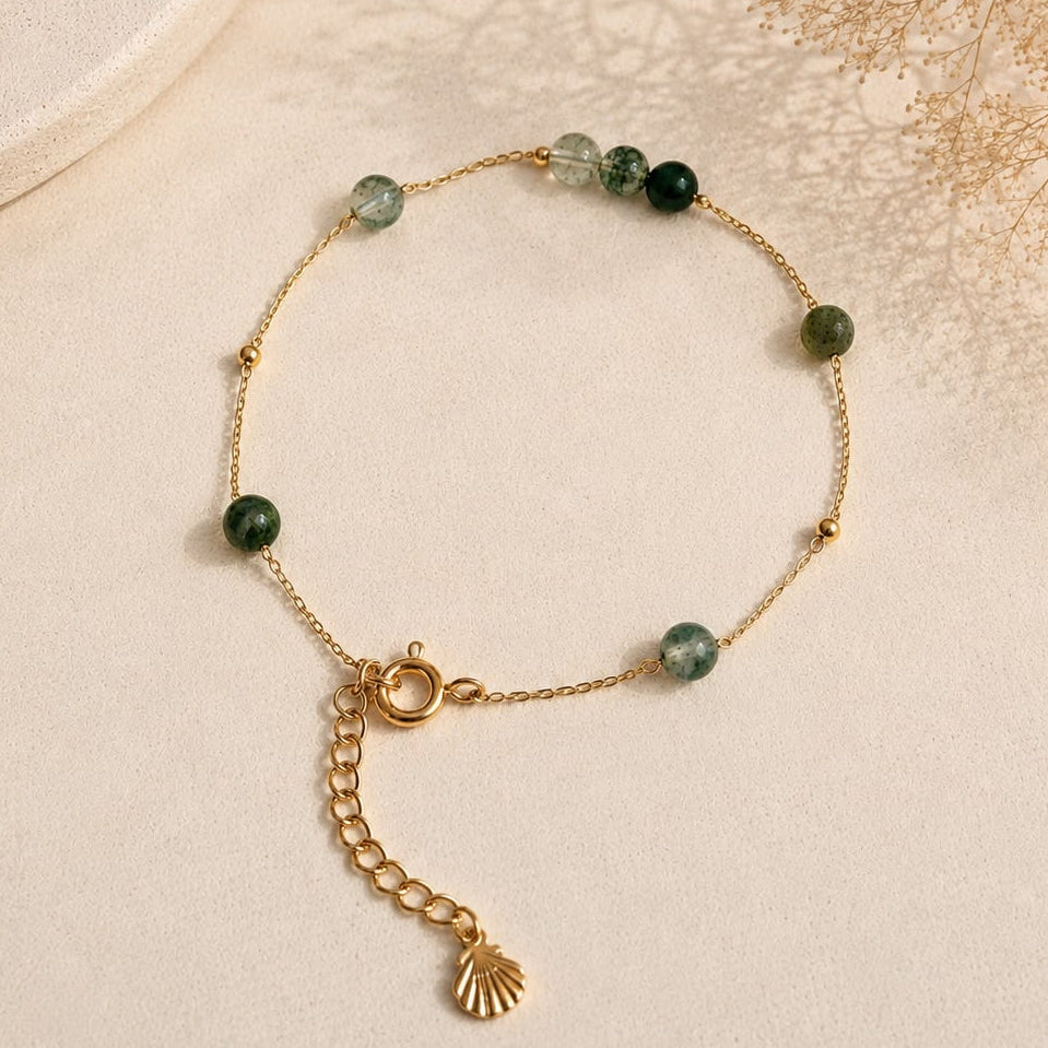 Armband Cala Mosgroen – handgemaakt goudkleurig sieraad
