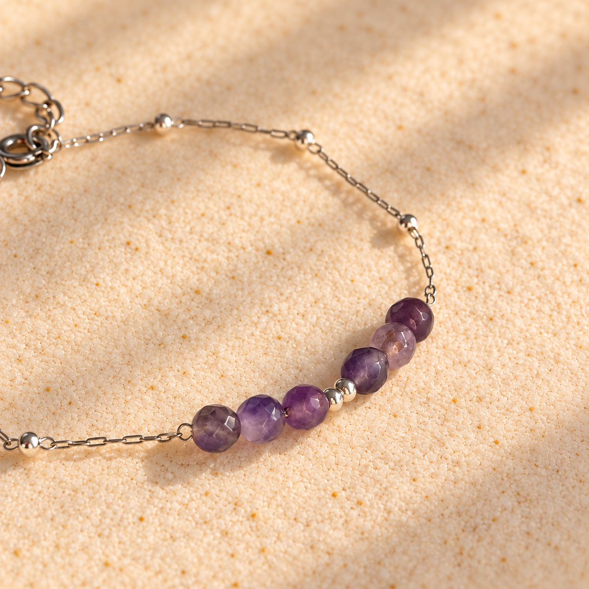 Paarse facetgeslepen natuursteenkralen van armband Maris