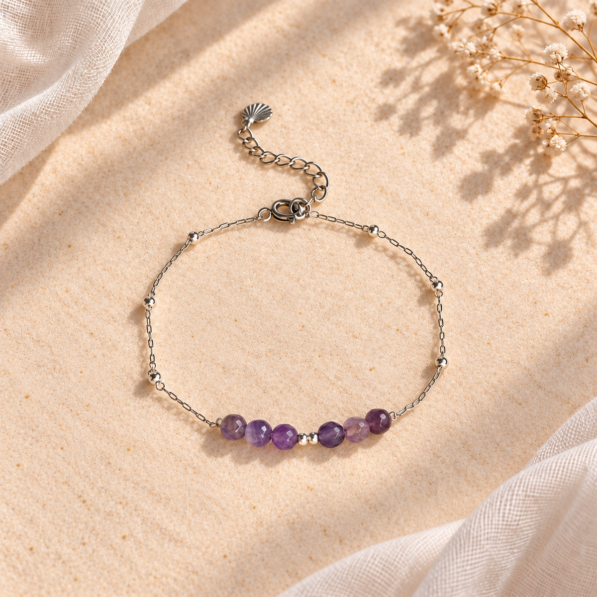 Armband Maris Paarse natuursteen met zilverkleurige details
