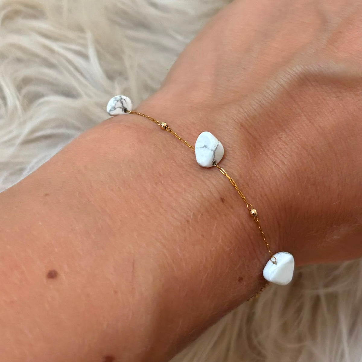 Detailfoto van Armband Lumi Howliet van Solaire Jewelry