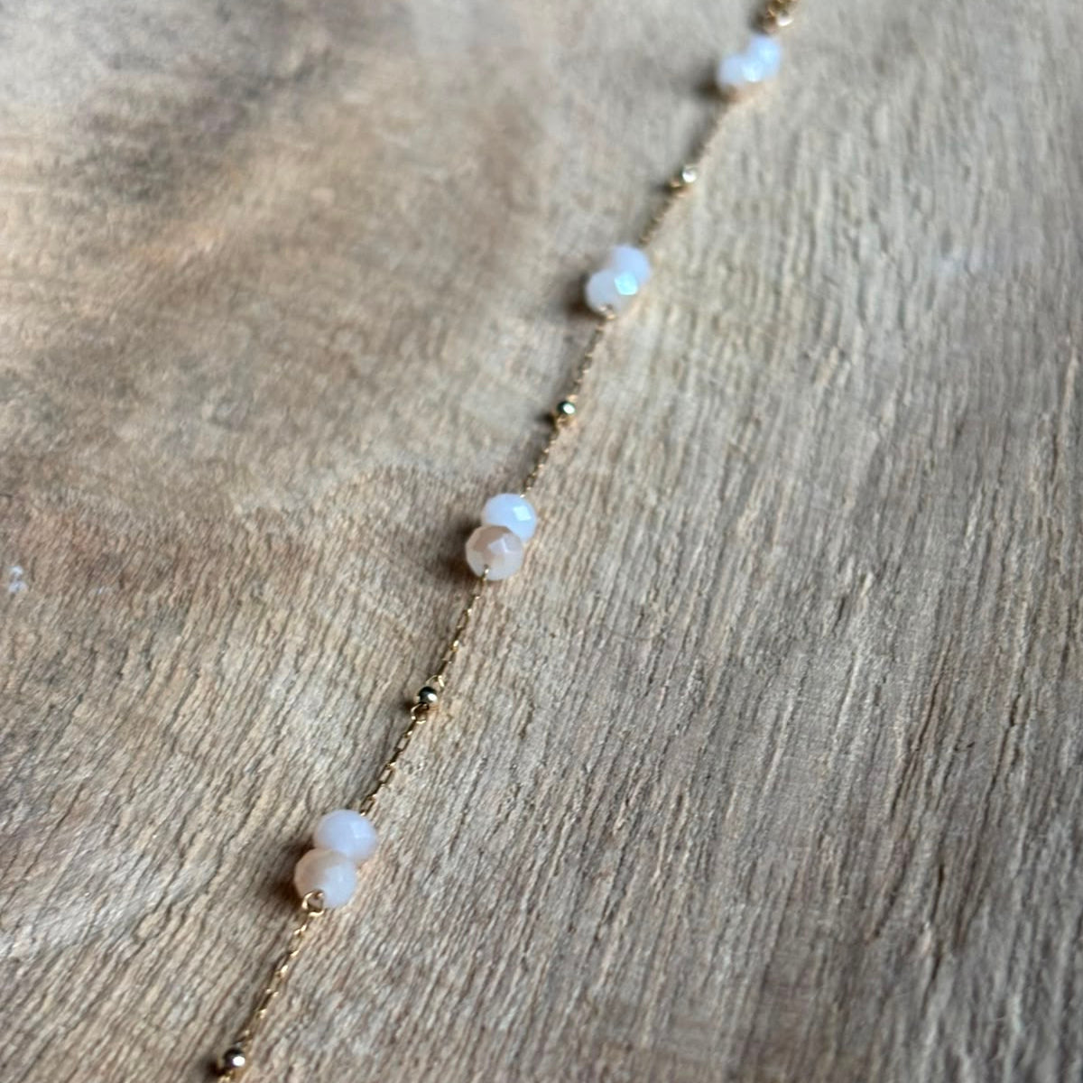 Detailfoto van Armband Sola Zandkleur van Solaire Jewelry